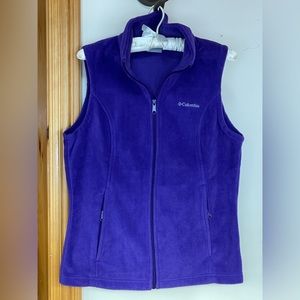 🟣 Columbia fleece vest, size Small, royal purple in color